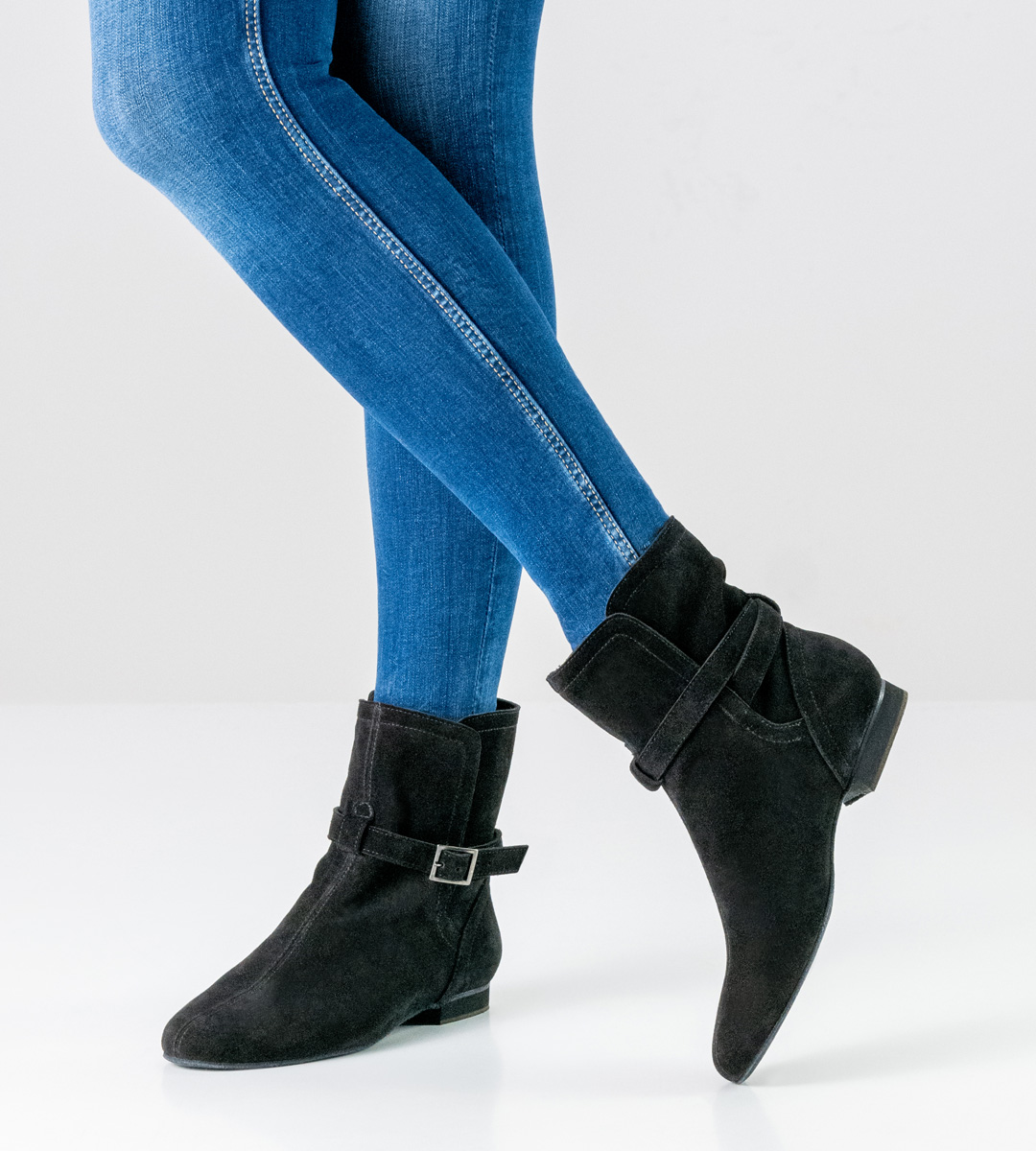 Linedance dance boots by Werner Kern in black velour in combination with blue trousers