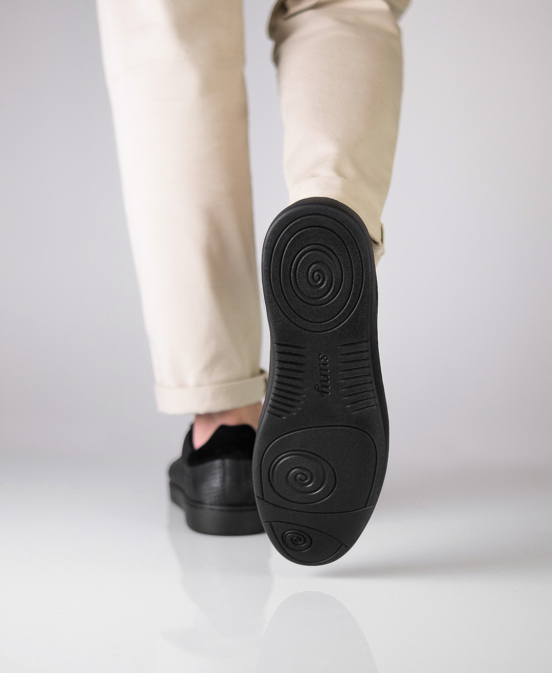 Sneaker 7430 for dancing on all floors