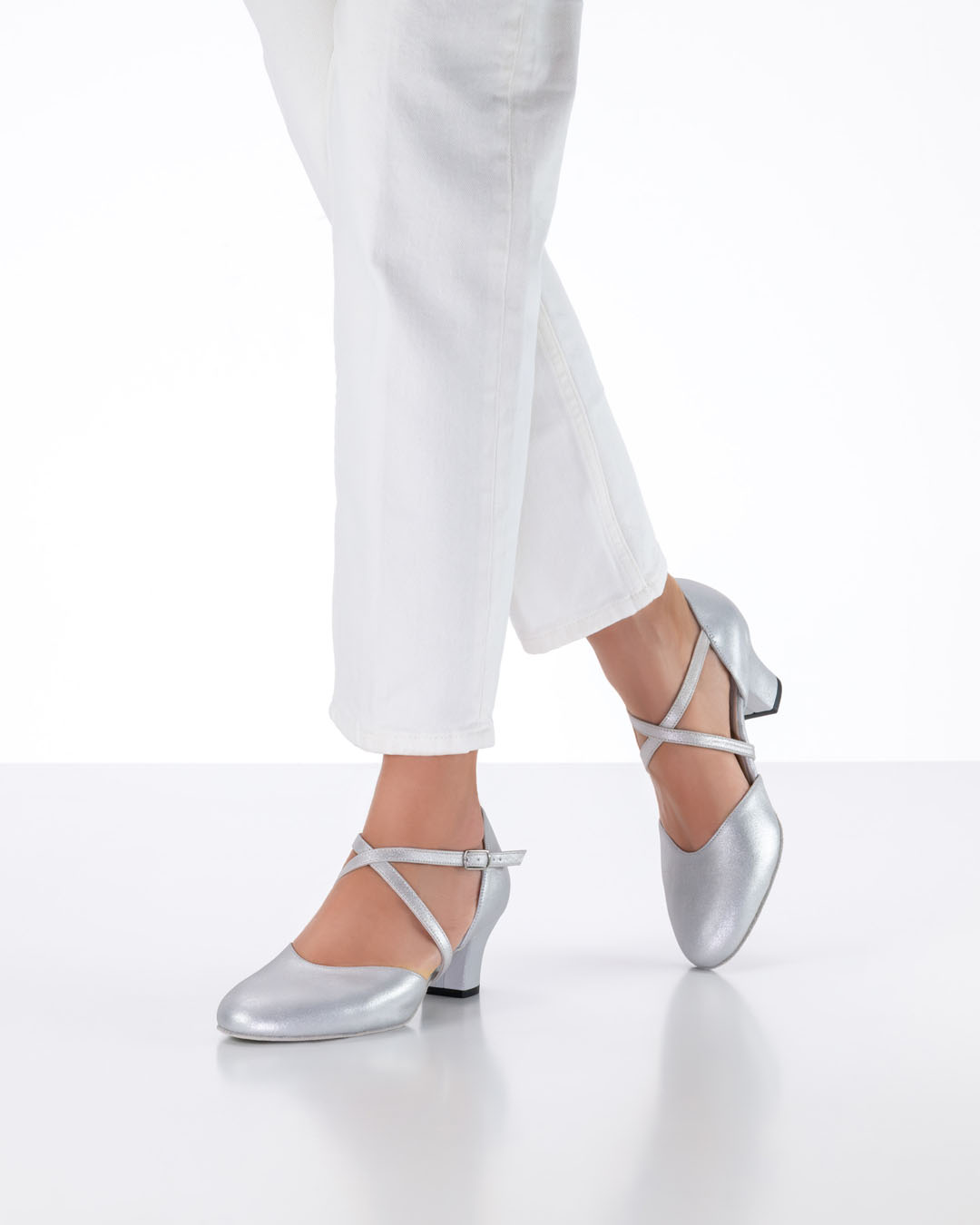 The Felice dance sandal in a matt silver sheen, in the Comfort Fit style by Werner Kern