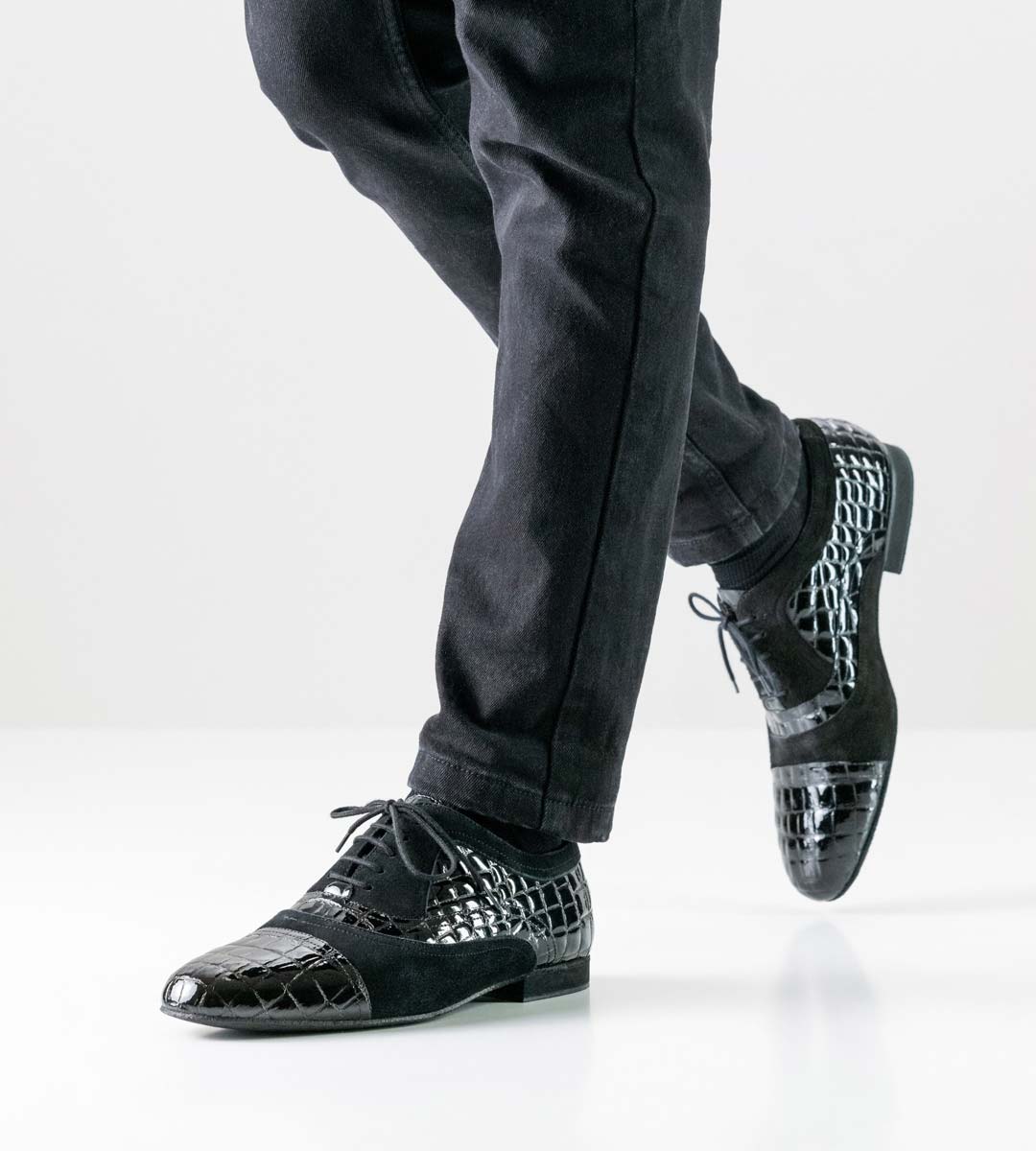 Men's dance shoe in black with 5-fold lacing by Werner Kern