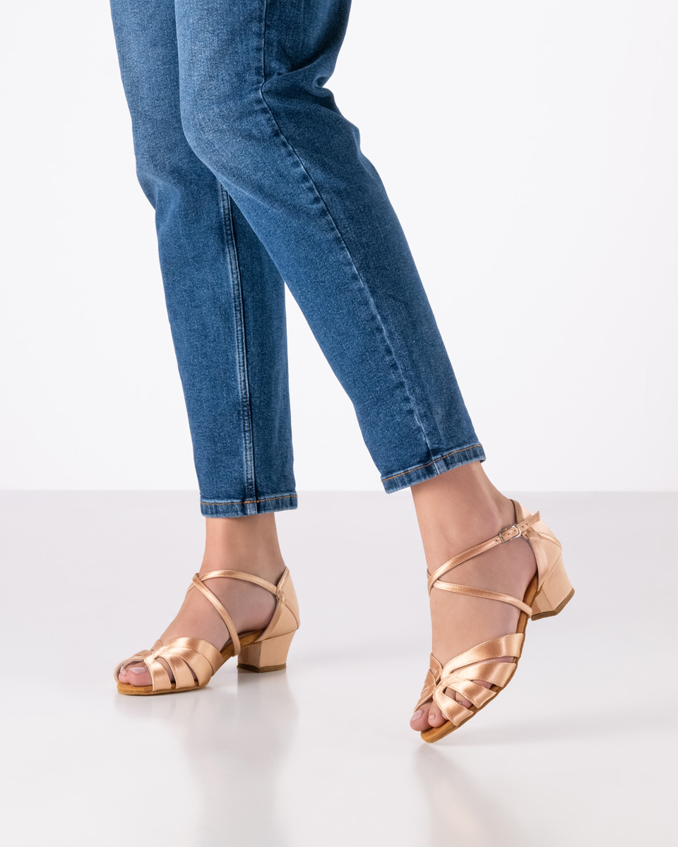 Monique Comfortable dance shoe for ladies in nude satin and 3.5 cm heel