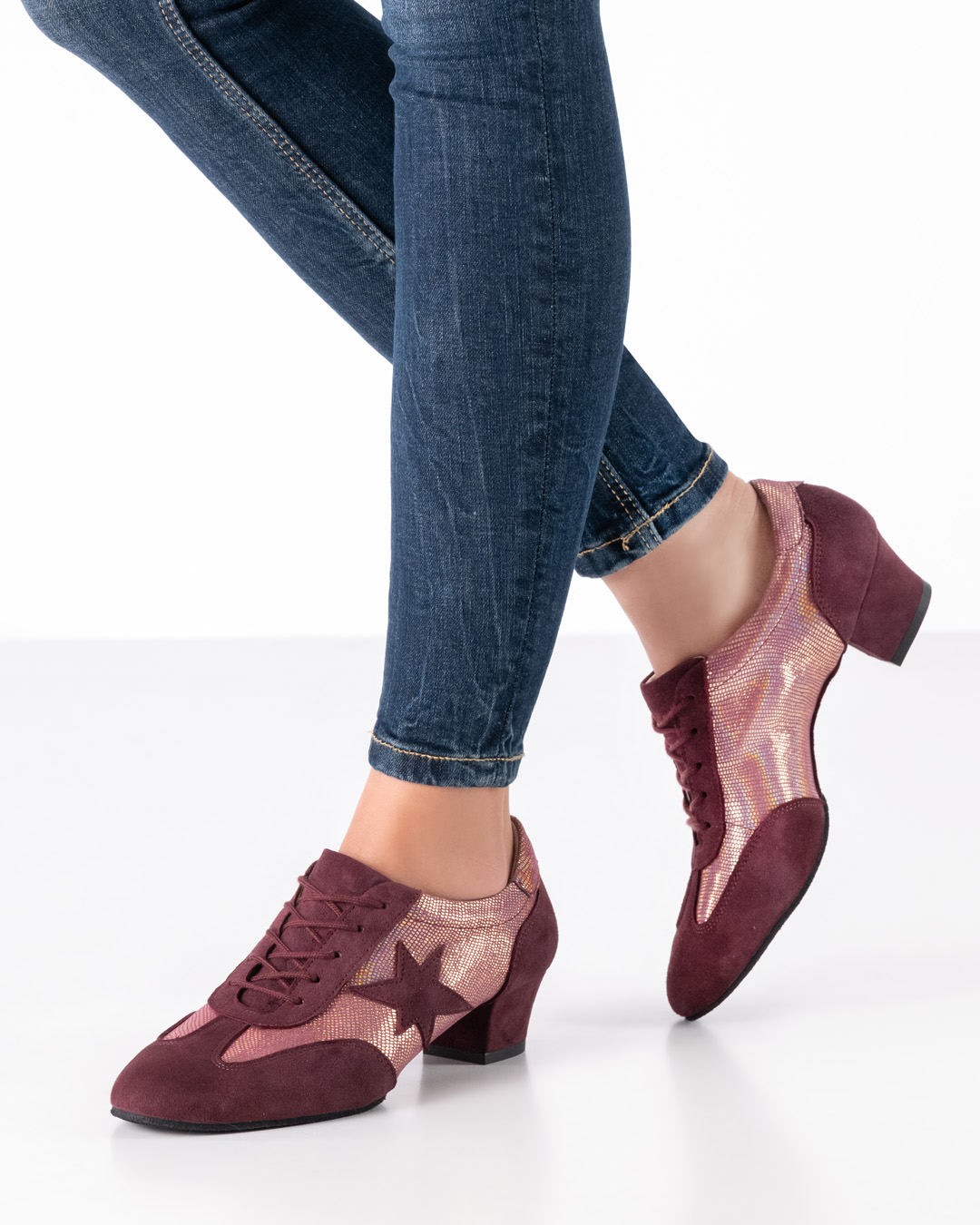 Special dance training shoe in a sneaker look in rose gold and burgundy with star appliqué and 3.5 cm block heel