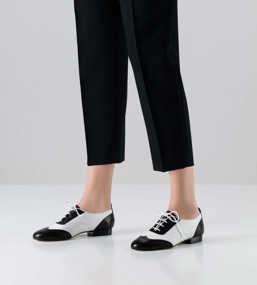 Swing dance shoe for ladies by Werner Kern in black and white