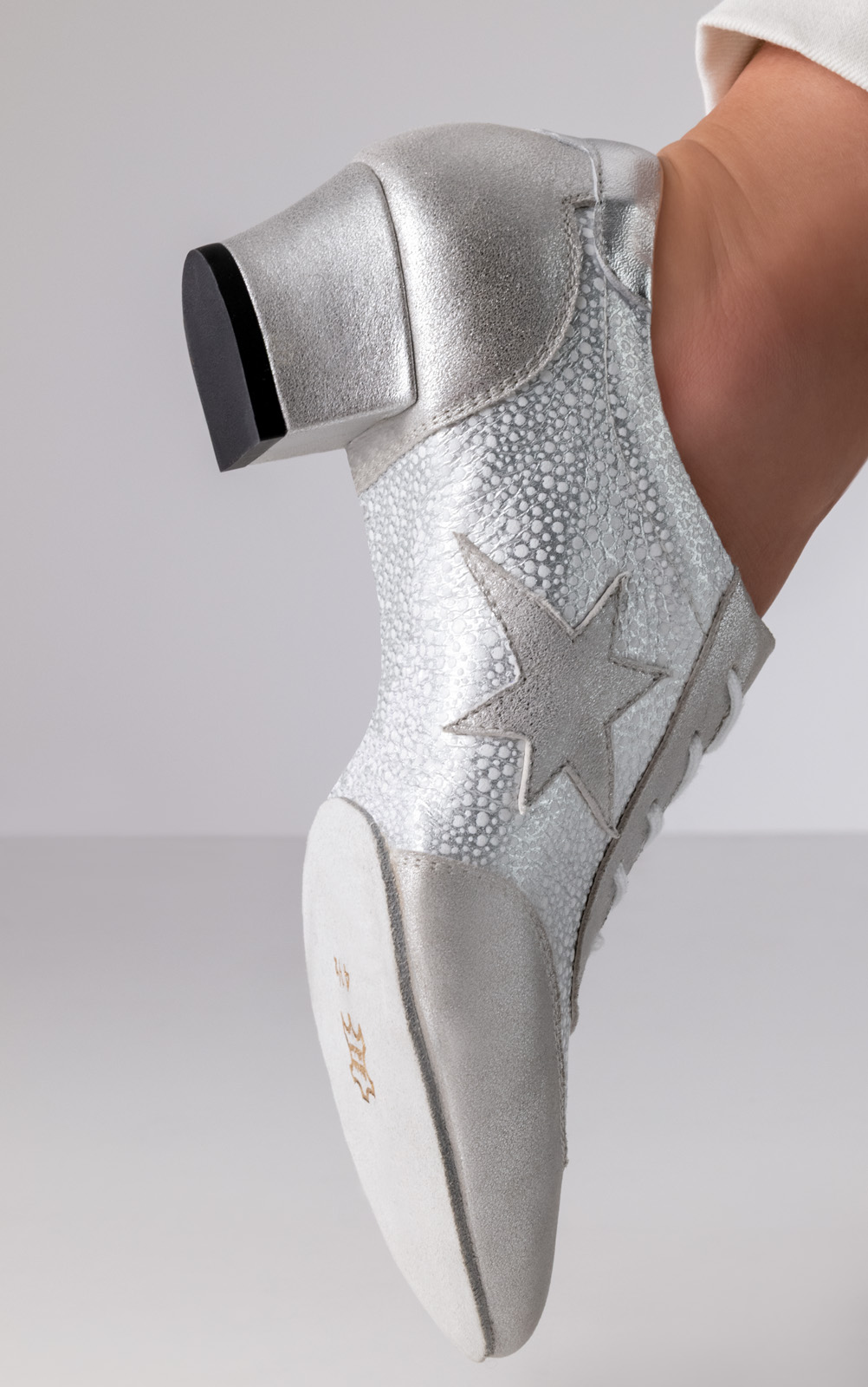 Silver dance training shoe by Werner Kern with split sole and 3.5 cm heel