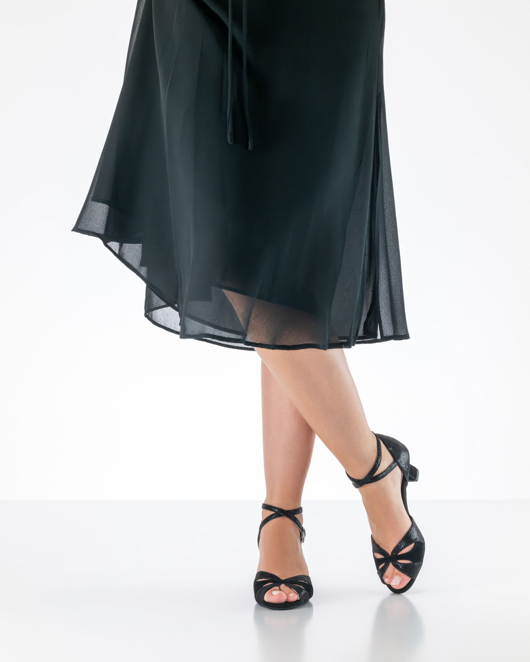 Glossy black dance sandals by Anna Kern with a 5 cm heel and ankle straps