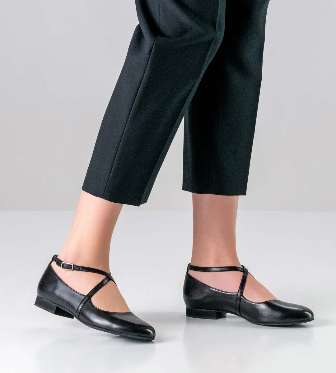 Fanny 1.5 cm flat ladies' dance shoe in black leather