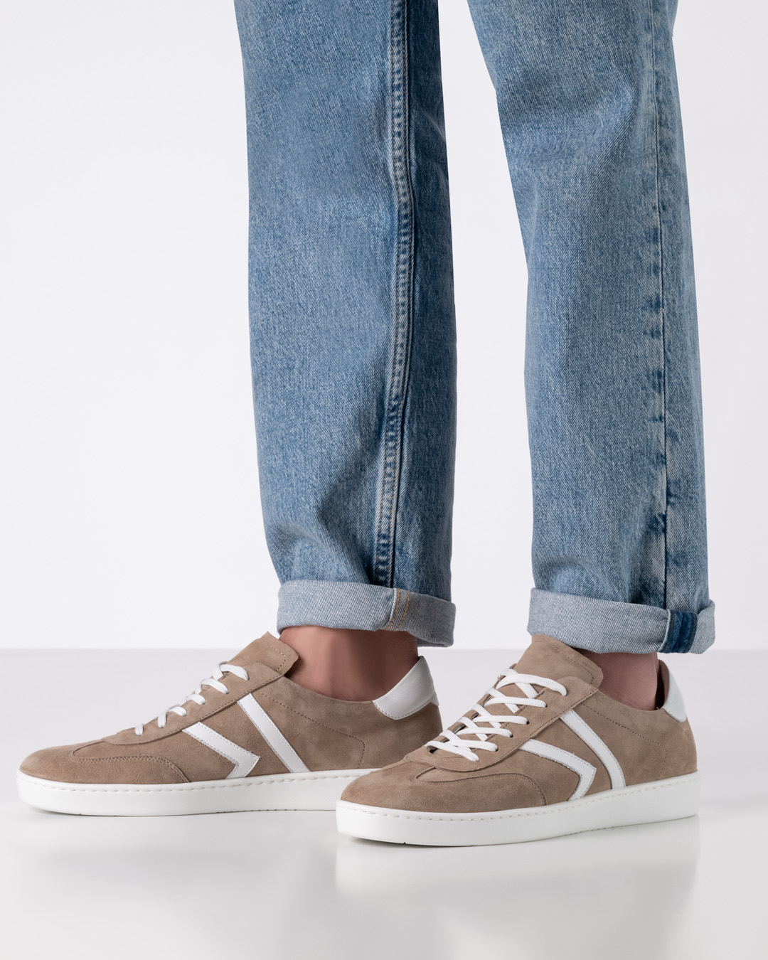 Beige dance sneakers with white all-rounder soles made of suede leather for indoor and outdoor use