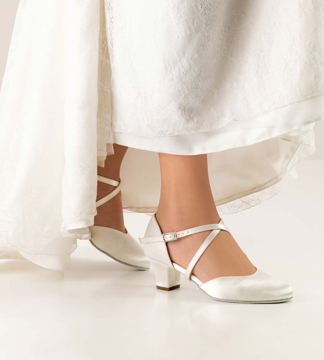 Felice 4.5 cm high Werner Kern bridal shoe in satin white