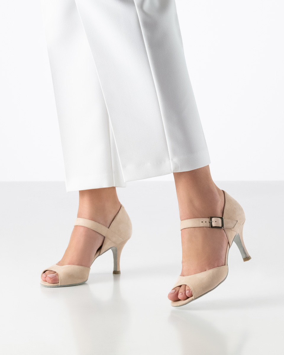 Elegant dance shoe for women from Nueva Epoca