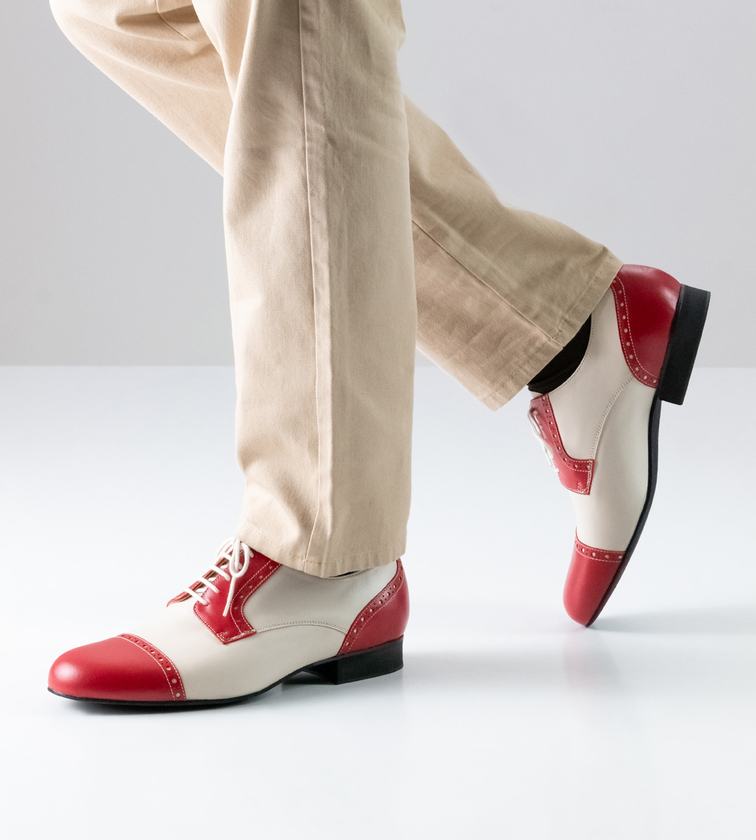 Werner Kern men's dance shoe with micro heel in combination with beige trousers