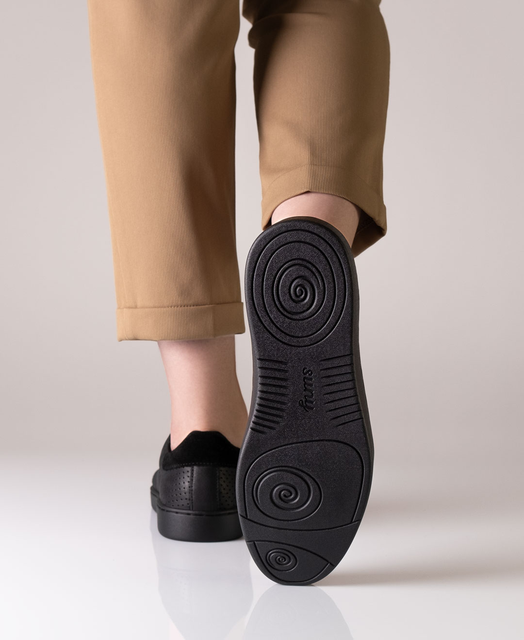 Feather-light Suny sneaker 7030 for women for dancing on all floors