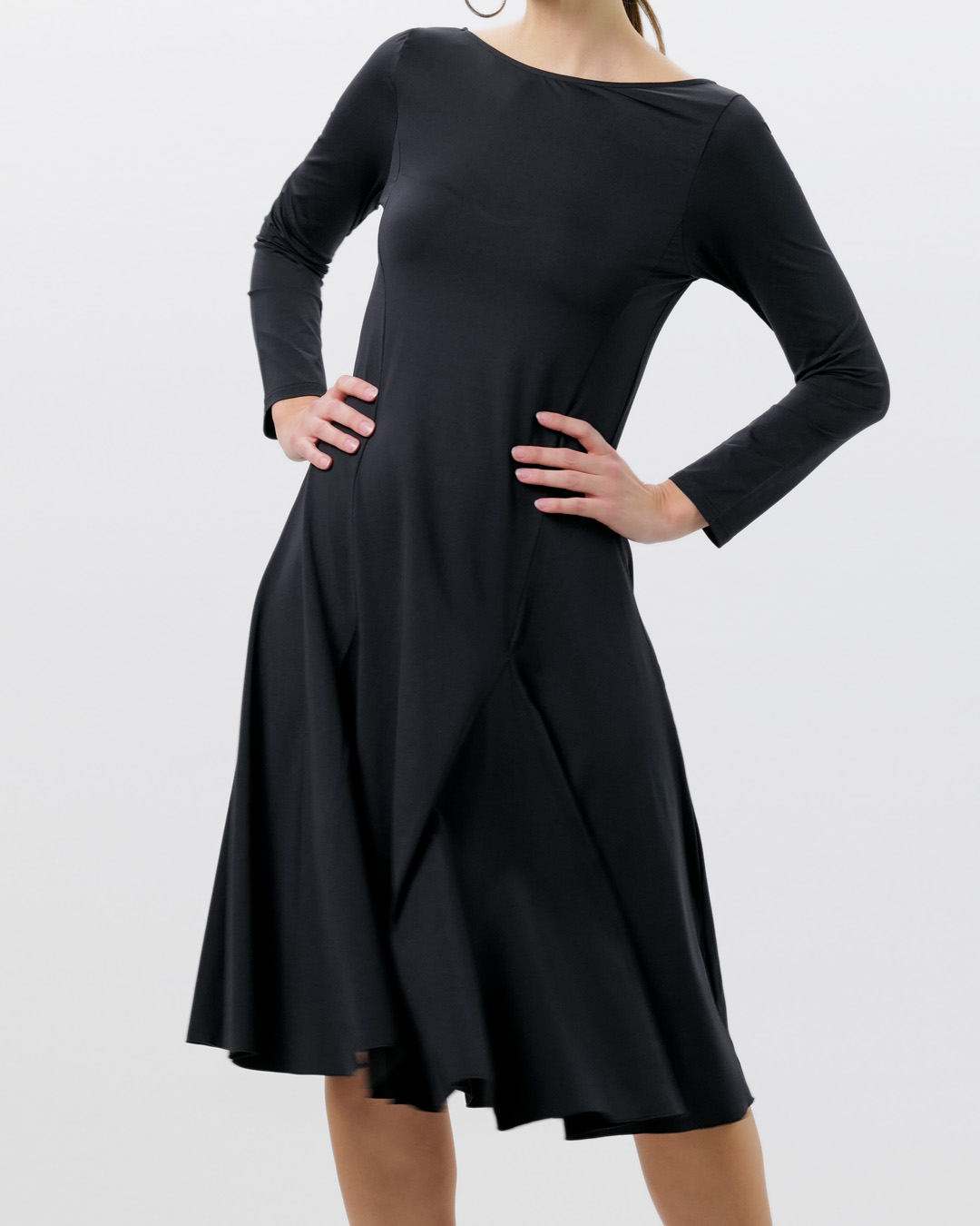 Black Alya dance dress with flowing skirt and long sleeves