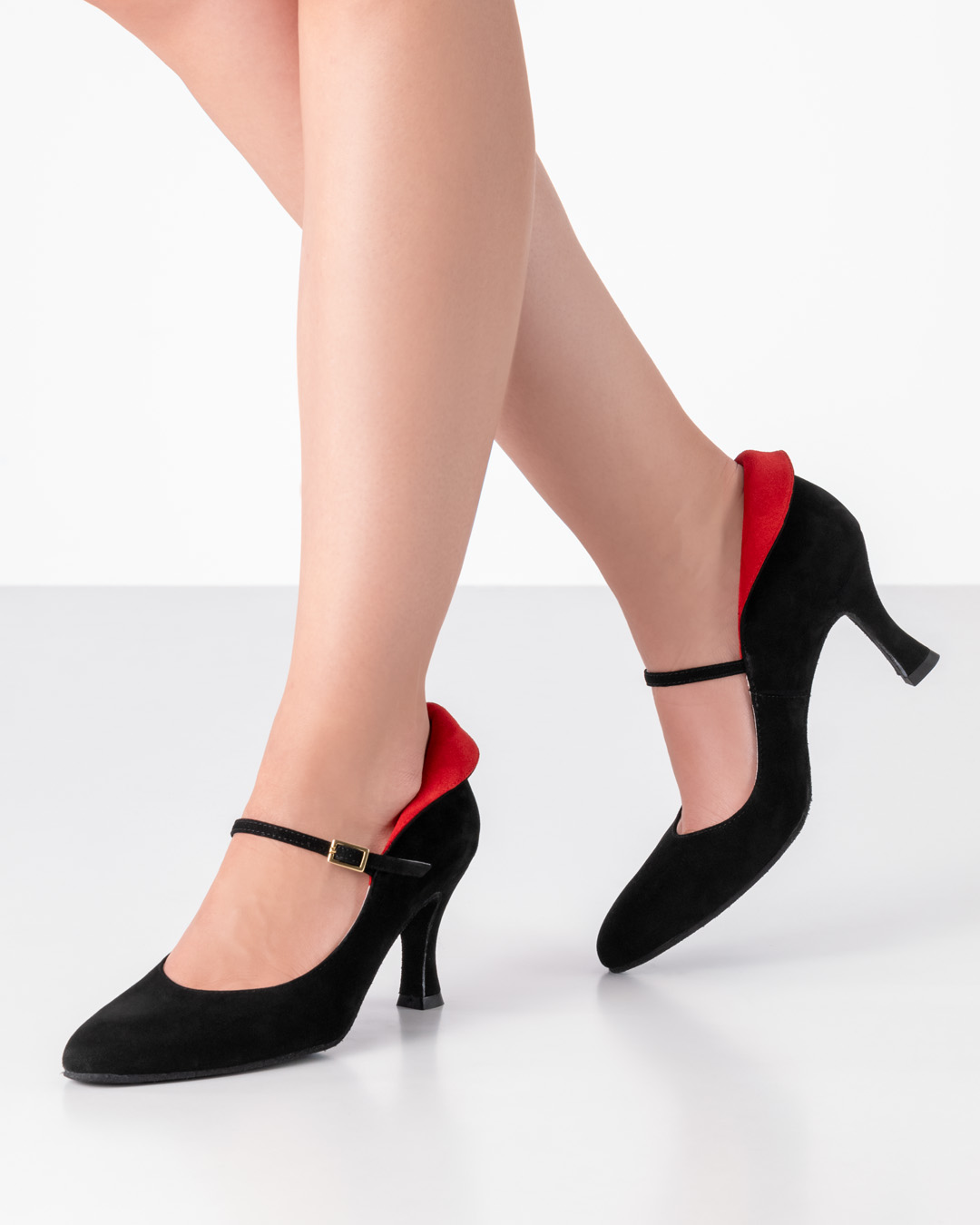 Tanzschuh von Werner Kern mit umklappbarem Fersendetail in rot und Mary Jane Riemchen.