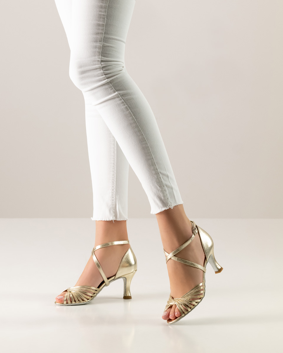 White trousers in combination with Werner Kern women's dance shoe with instep strap