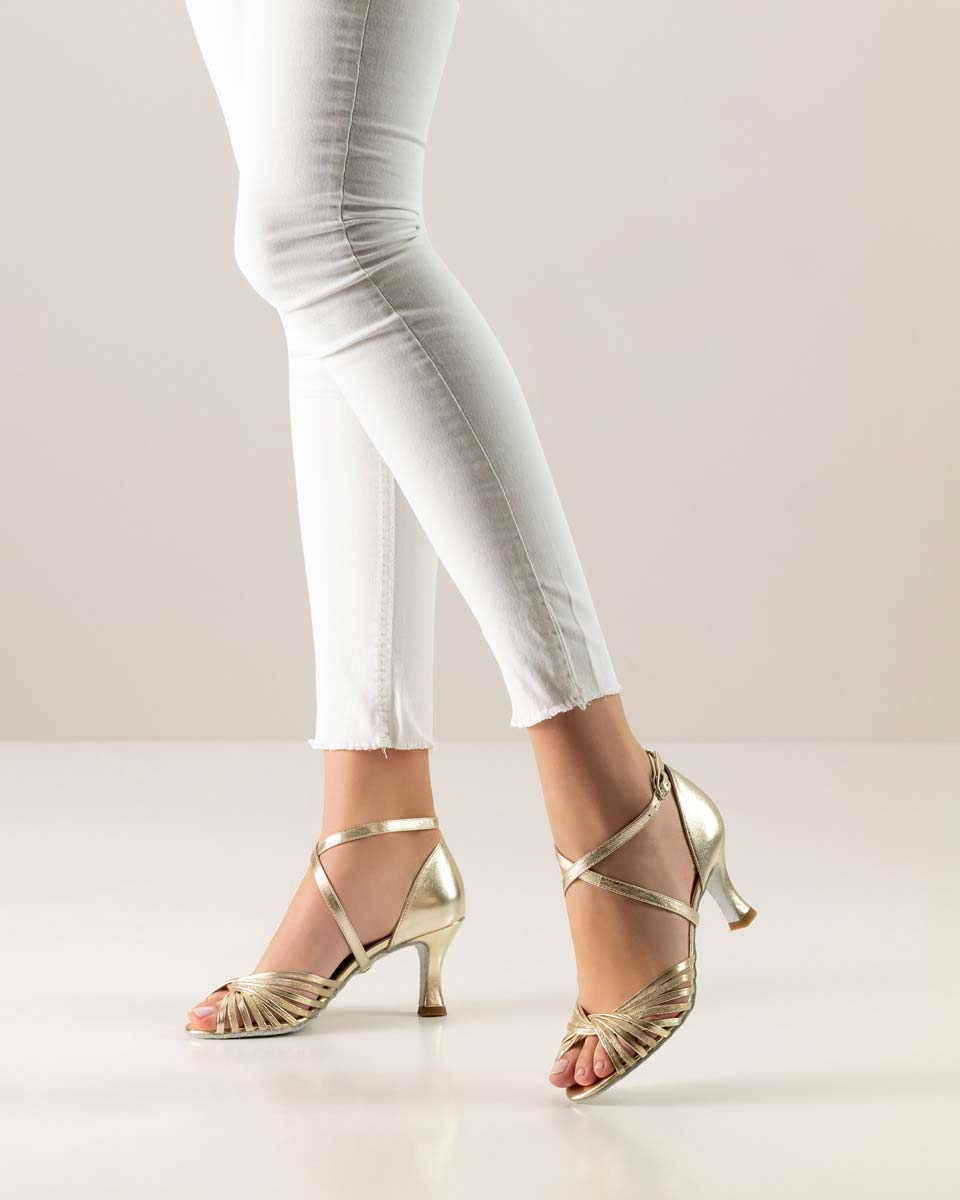 Mary White trousers in combination with Werner Kern women's dance shoe with instep strap