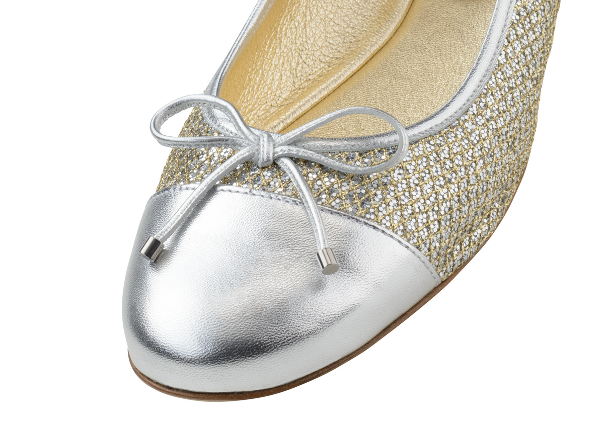 Super fashionable ballerina in gold brocade from England and a silver toe cap made of nappa leather