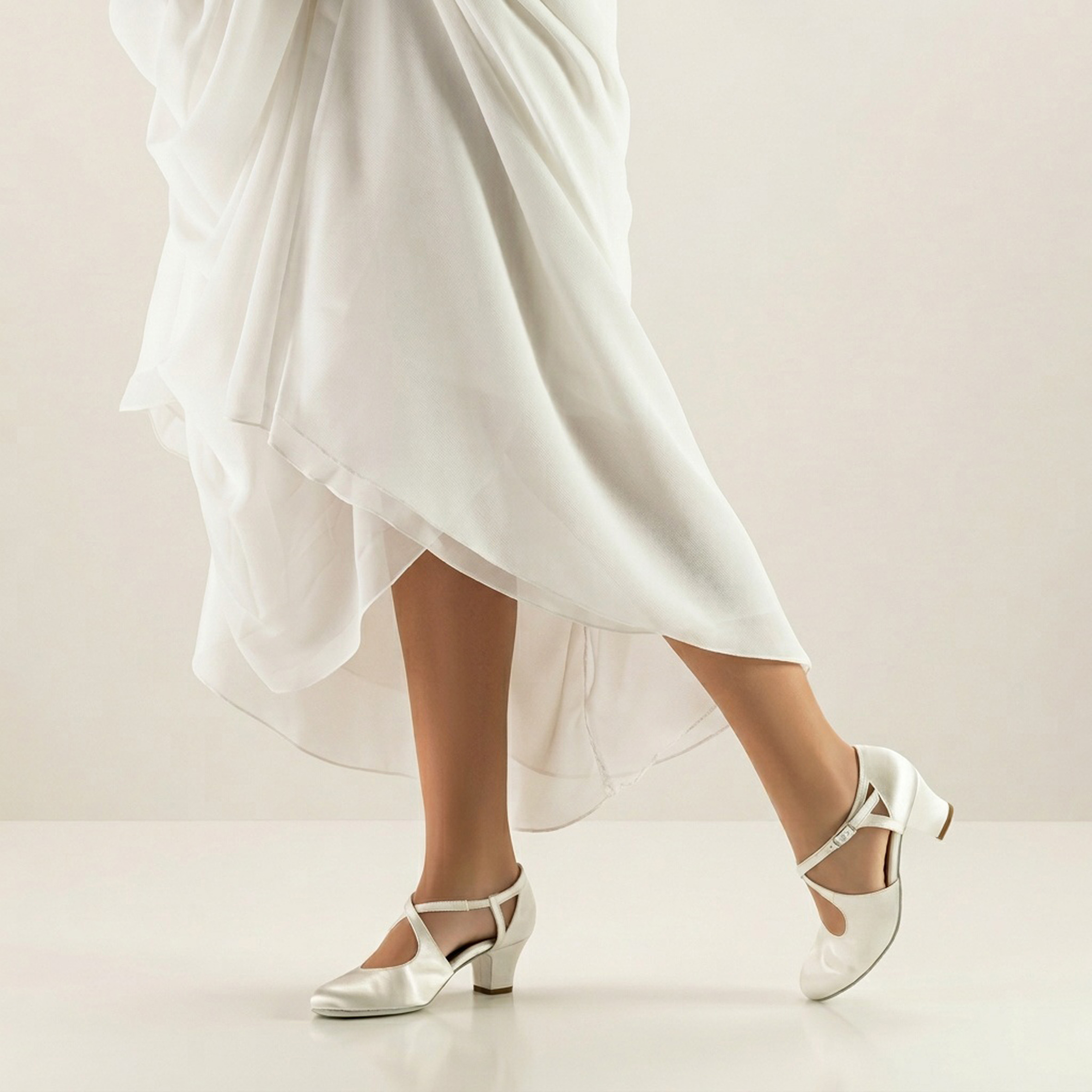 Gala Werner Kern closed bridal shoe in satin white