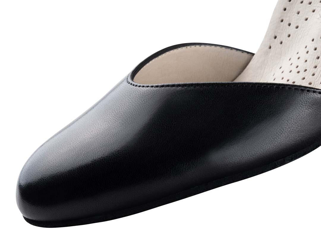 Layla Detailed view of Werner Kern women's dance shoe in nappa leather