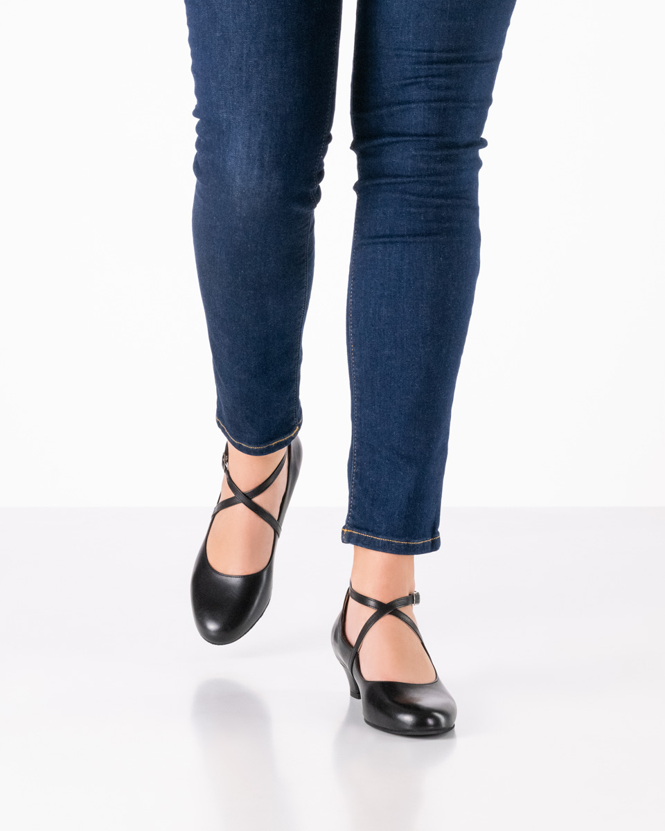 Werner Kern Stine - Women's dance shoes in black Nappa leather, attractive décolleté cut for optimal support with ankle strap and leather-covered interchangeable insole, comfortable heel height of 3.4 cm