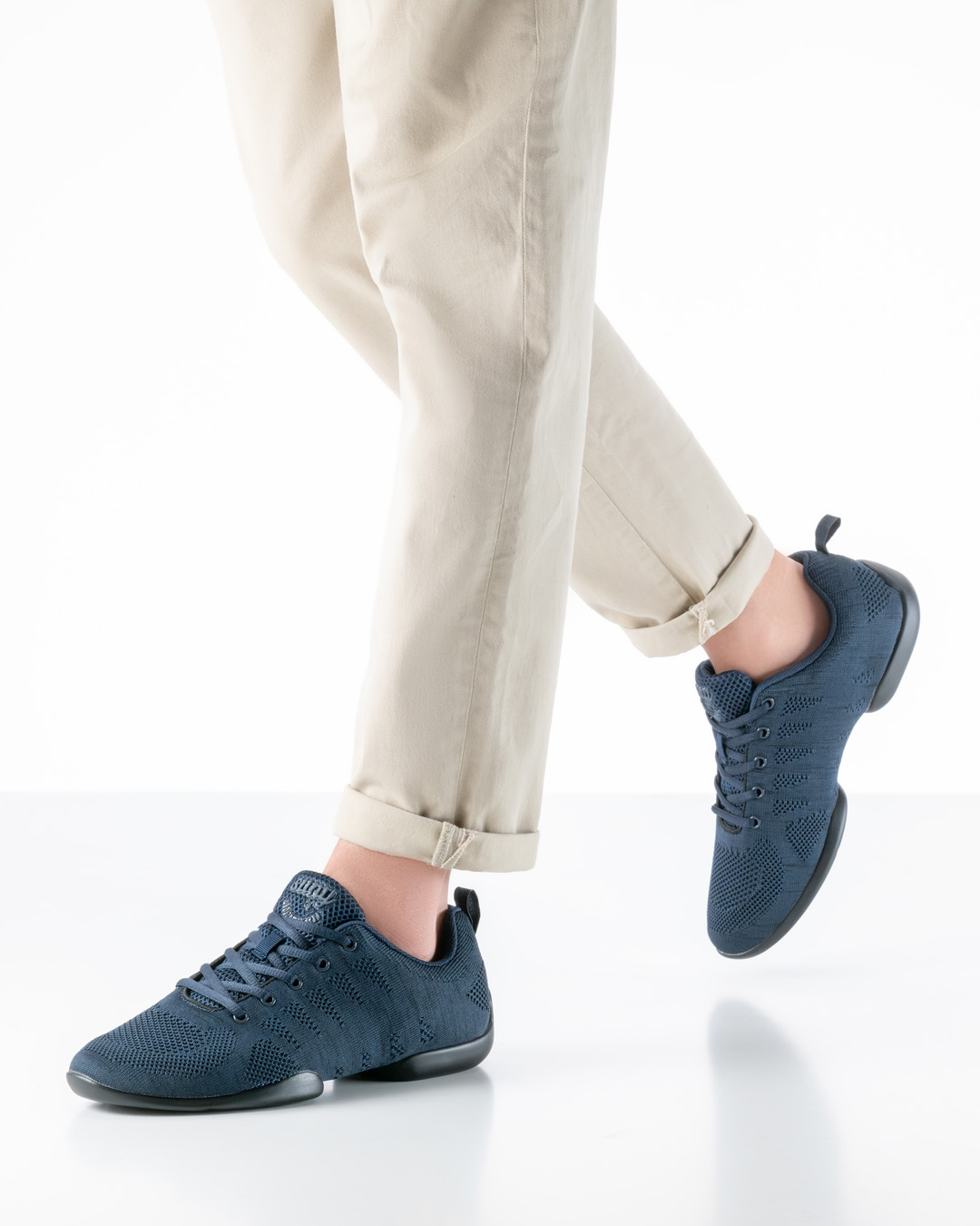 4030 Blue men's dance sneaker in combination with blue jeans