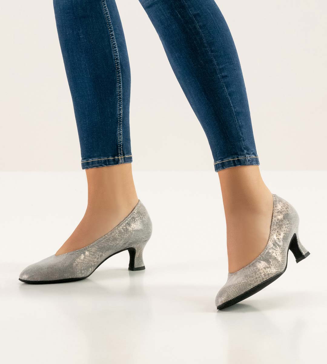 Werner Kern closed ladies' dance shoe in antique silver