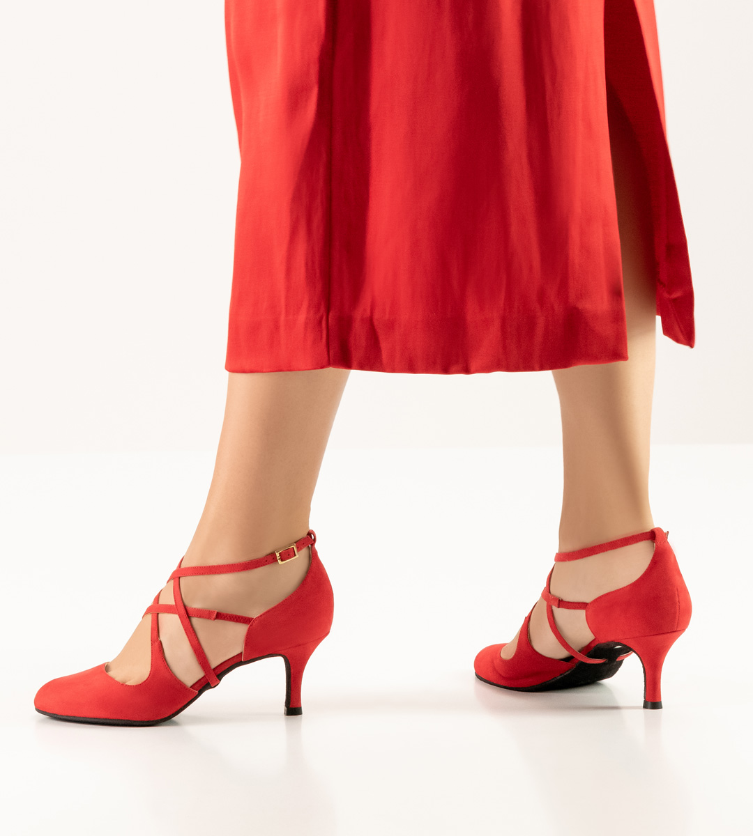 Red skirt in combaintion with 6 cm high Nueva Epoca tango shoe