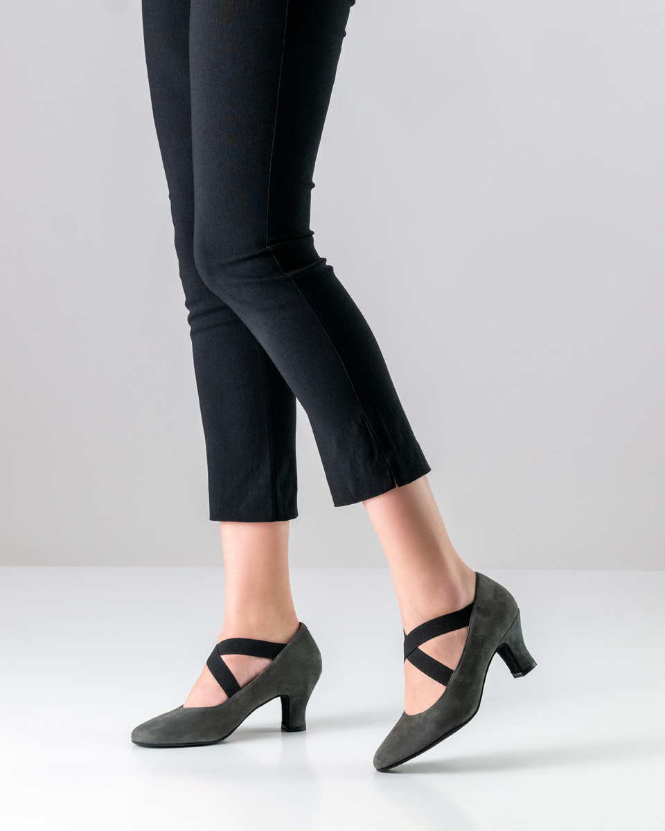 grey-black ladies dance shoe closed in combination with black trousers