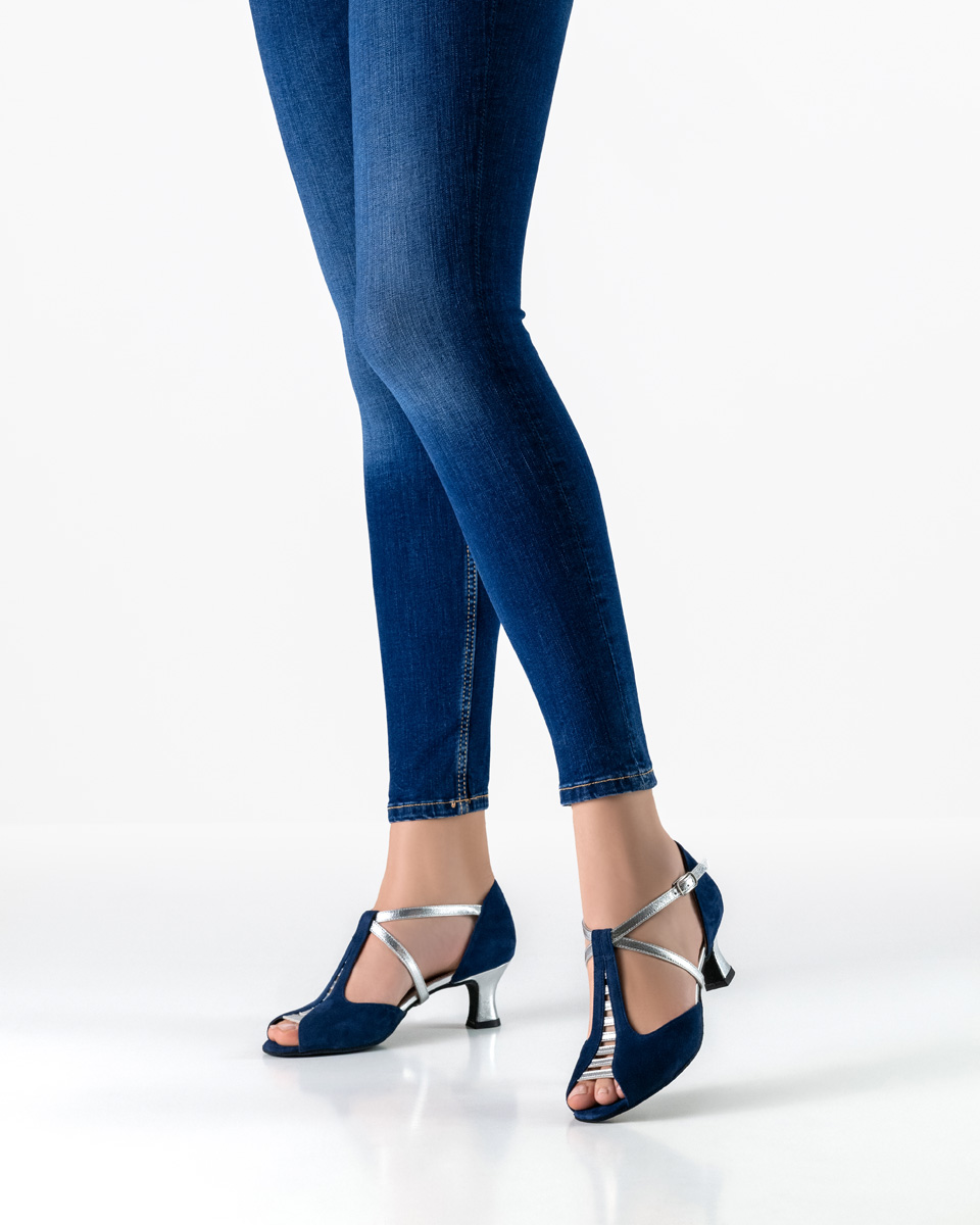 Blue jeans in combination with open Werner Kern ladies' dance shoe in velour