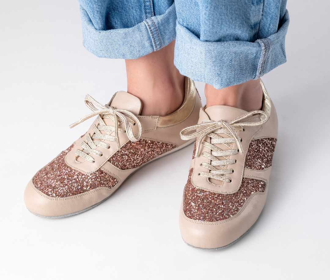 Dance sneakers in rose gold glitter and beige leather for lacing by Werner Kern.