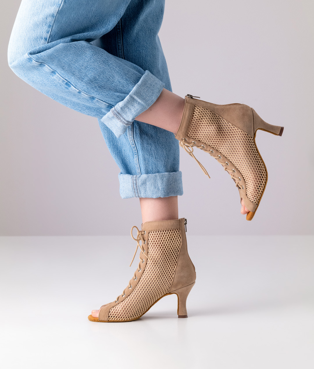 Ankle boot for dancing in beige suede with a mesh look and 6 cm heel by Anna Kern.