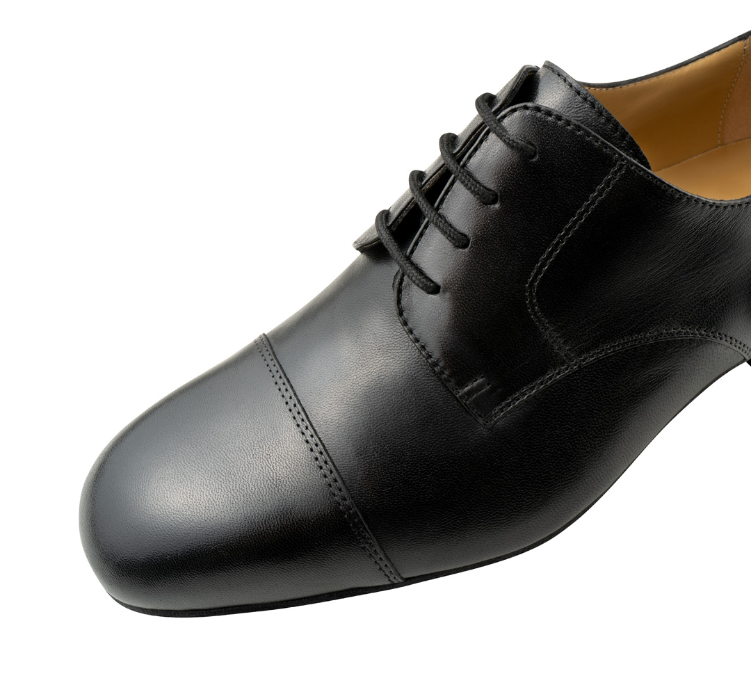 Detail view from the front of the black Werner Kern men's dance shoe 