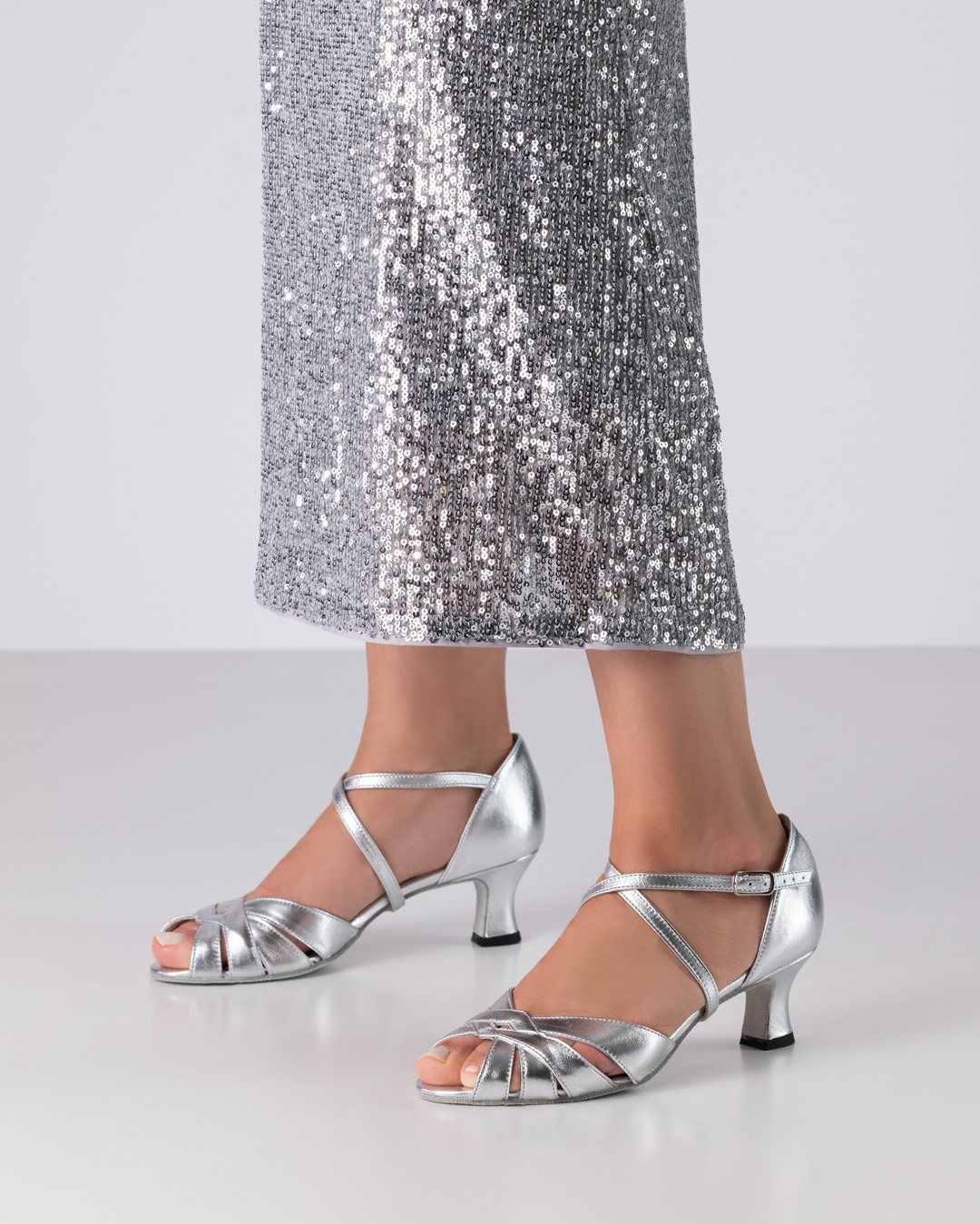 Werner Kern dance sandals made of smooth silver leather with a 5.5 cm flare heel