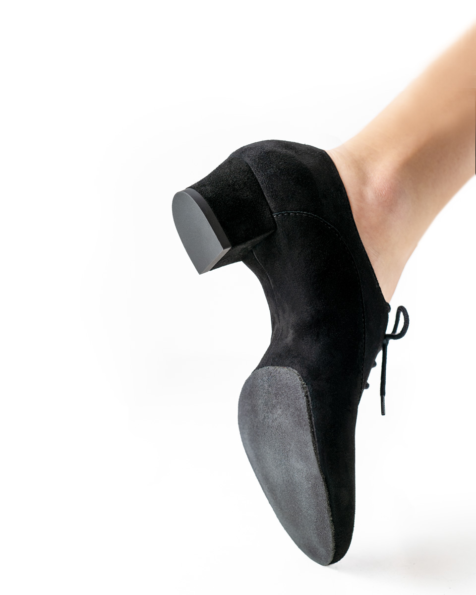 Women's dance shoe for a secure performance - Werner Kern Runa in black Velvet Goat leather, secure grip and high flexibility with split sole and 4x lace-up for comfort and optimal support, fantastically comfortable heel height of 3.5 cm