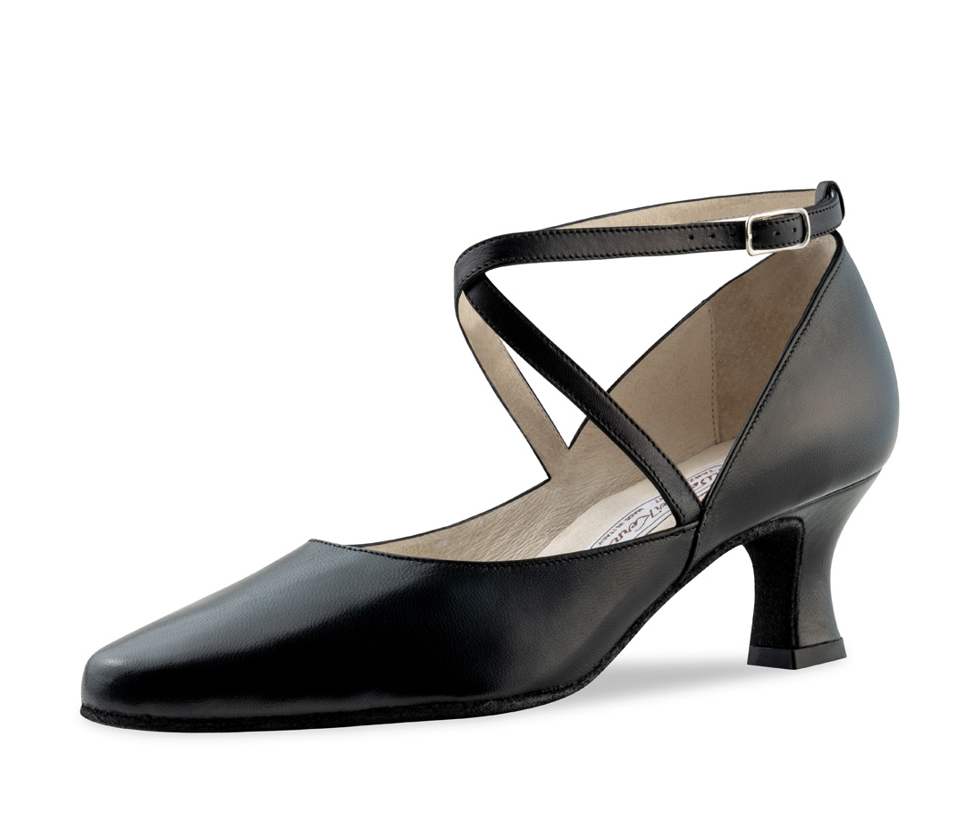closed ladies dance shoe by Werner Kern with ankle strap