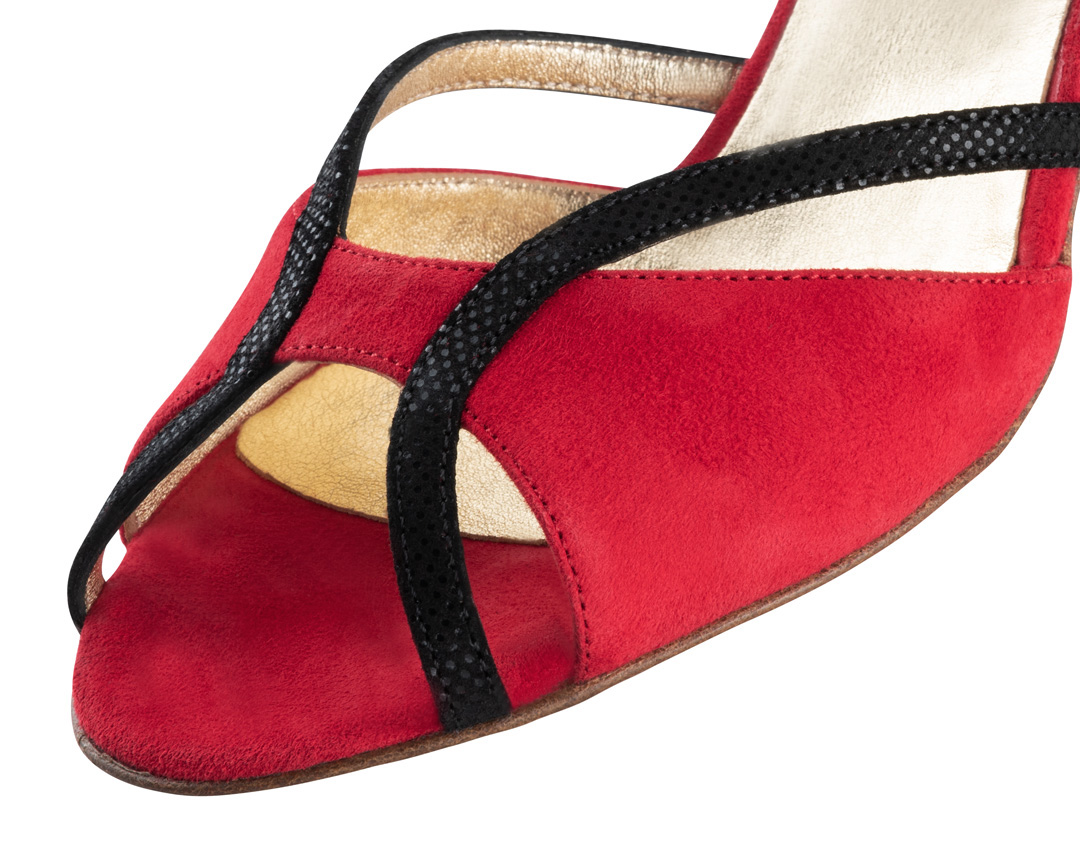 Detailed view of the black and red Nueva Epoca women's dance shoe with leather sole