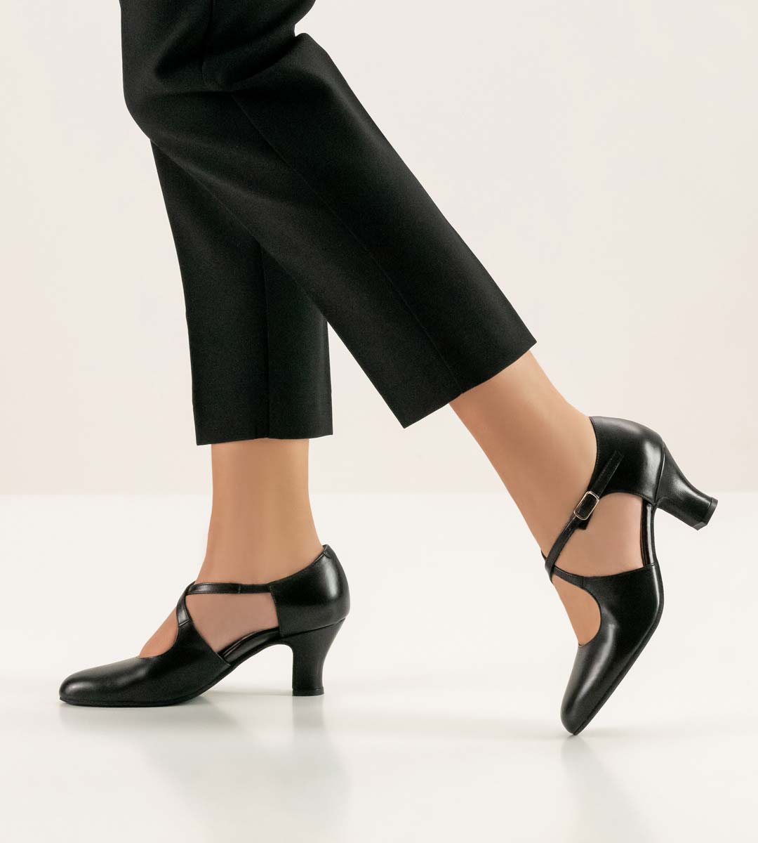 Gilian closed ladies dance shoe by Werner Kern in nappa black