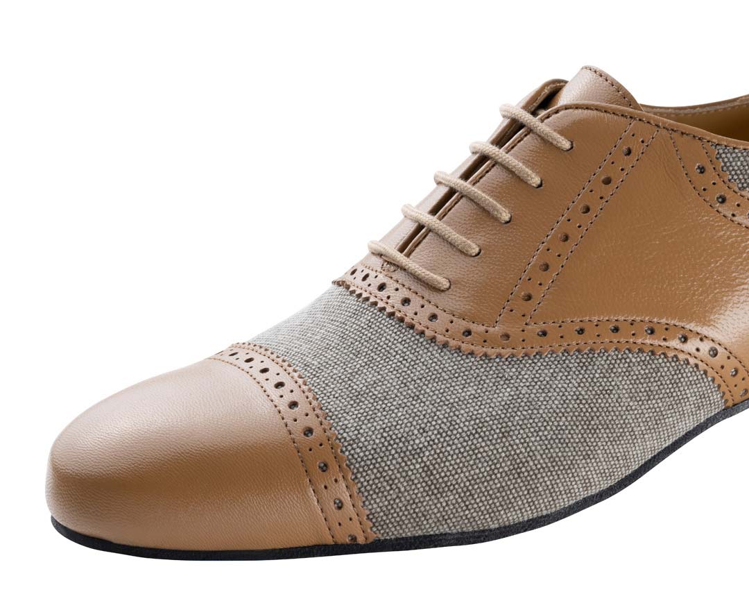 Tadil Detailed view of the 5-fold lacing of the Nueva Epoca