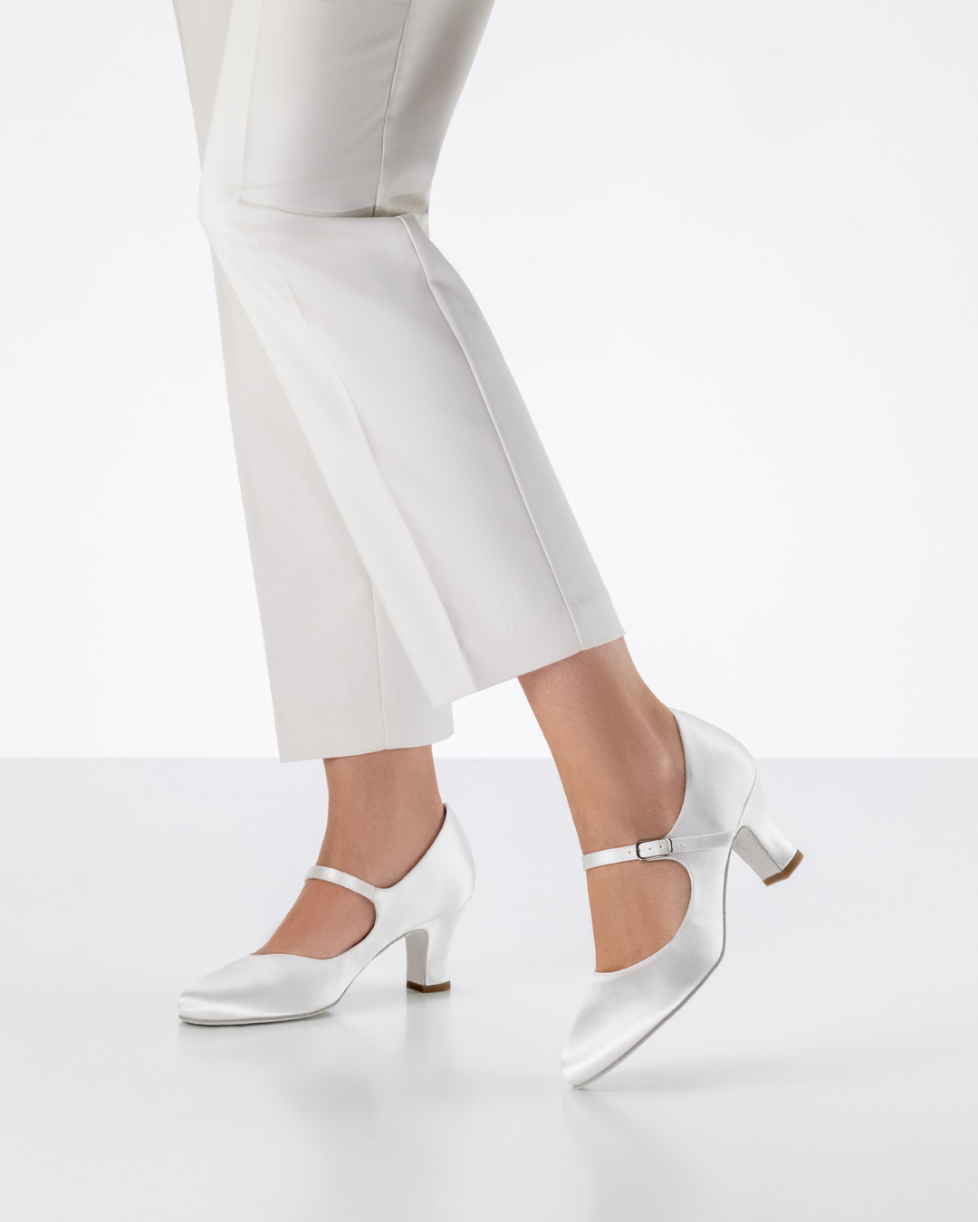 Ashley Werner Kern bridal shoe with 6 cm high heel and instep straps