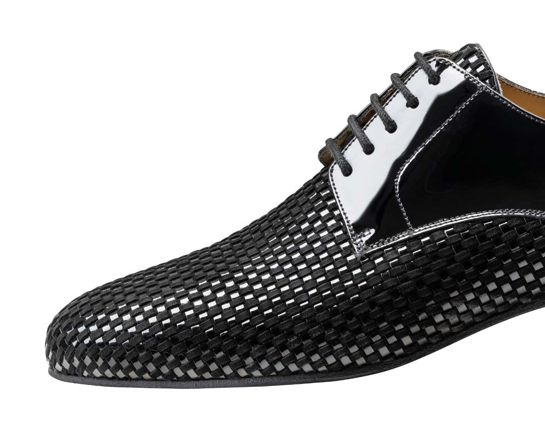 Rio Negro Detail of the patent and suede weave of the Nueva Epoca men's dance shoe
