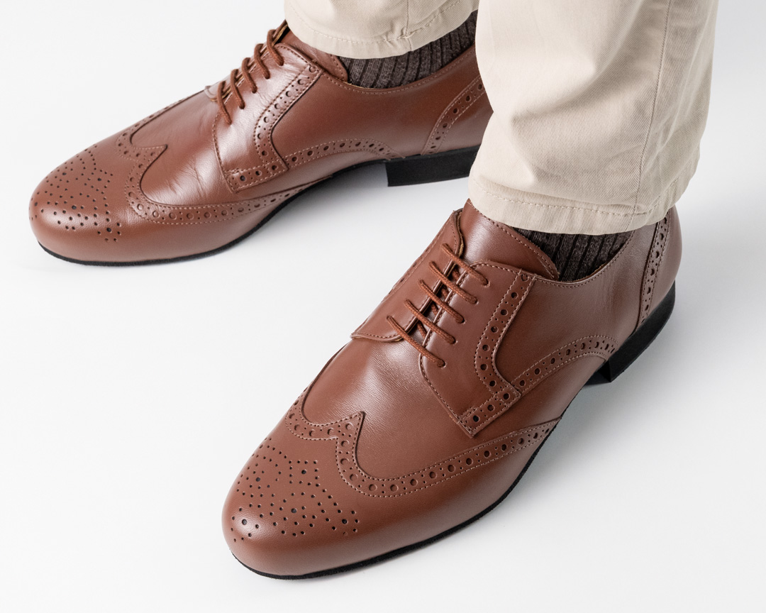 Perforated pattern on Werner Kern's Bormio men's dance shoe made of cognac-coloured nappa leather for wide feet