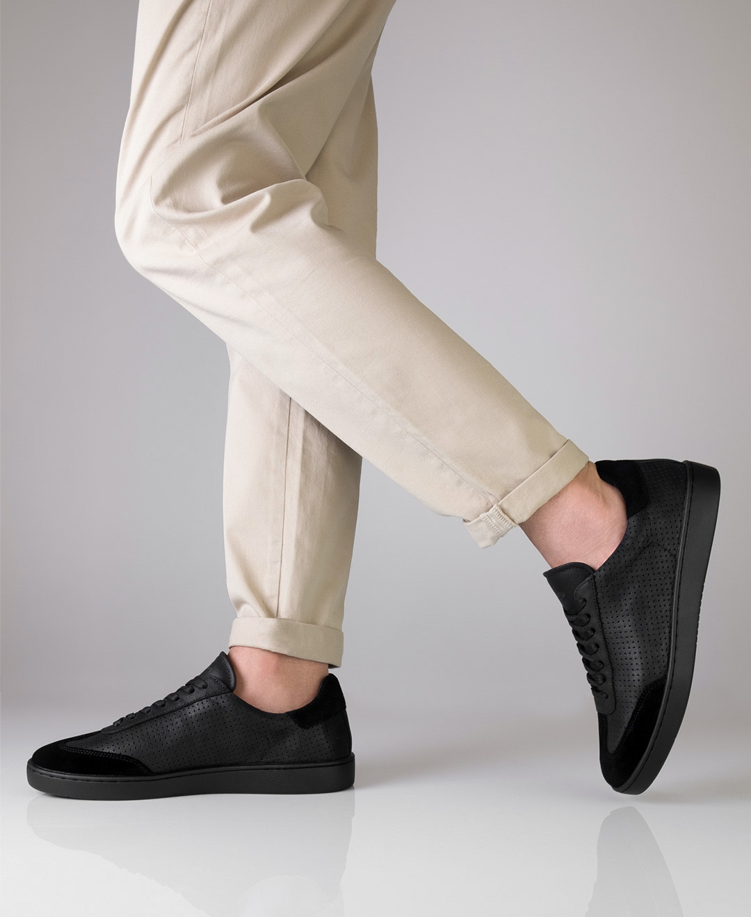 Modern dance sneaker 7430 for men with full-length sole