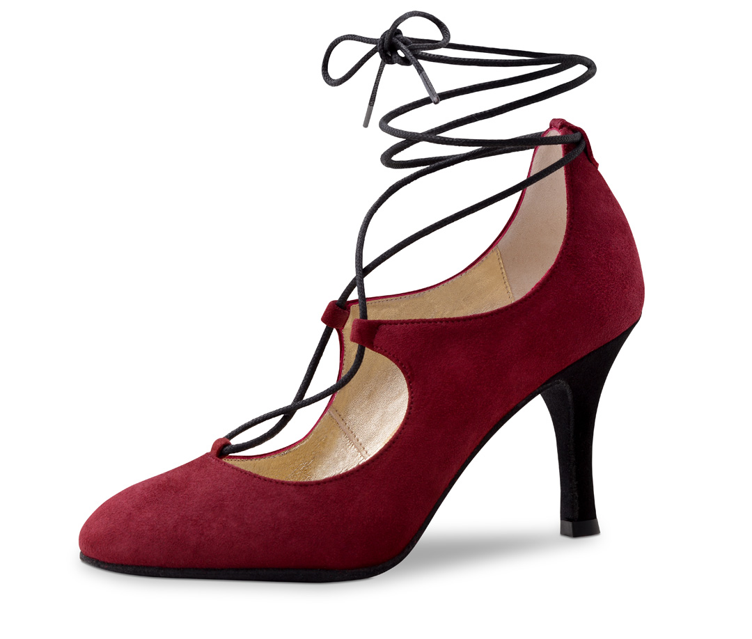 closed tango ladies dance shoe from Nueva Epoca in bordo