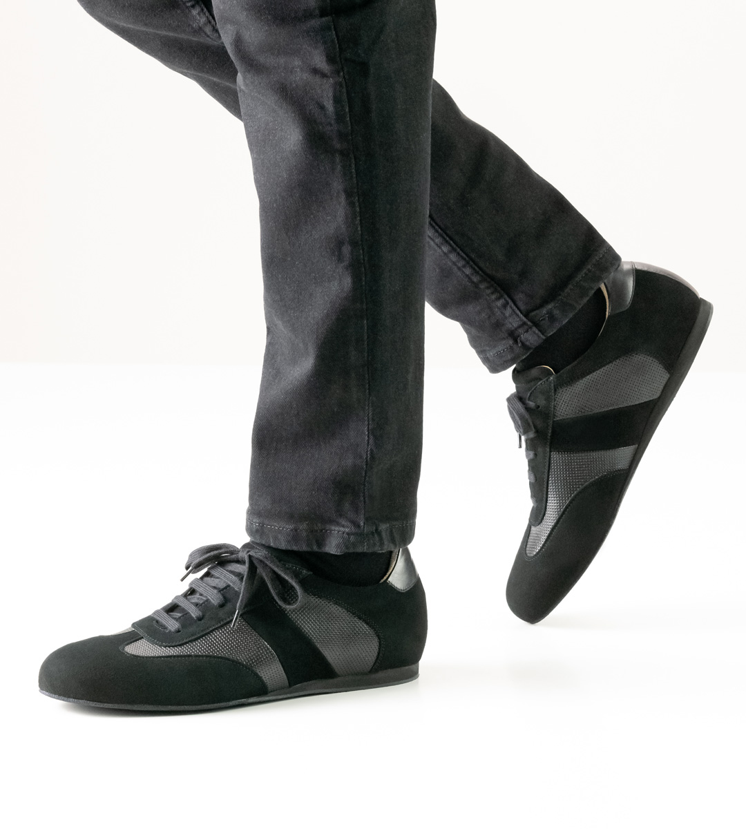 black men's dance shoe for loose insoles in combination with black jeans