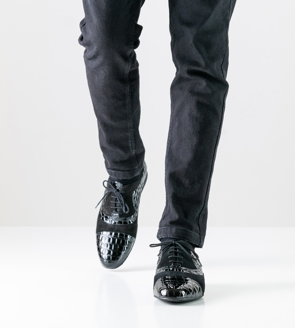 black jeans in combination with Werner Kern men's dance shoes in velour and patent