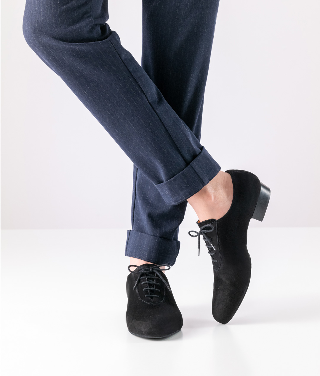 Men's dance shoe with split sole made from soft suede leather