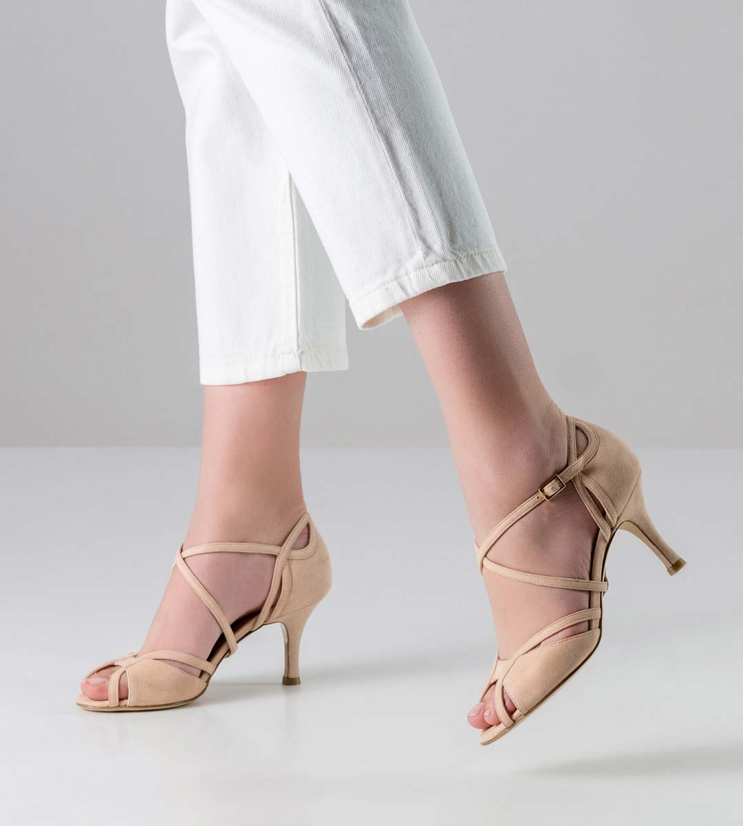 Ornella Bridal shoe by Nueva Epoca with 7 cm heel and leather sole