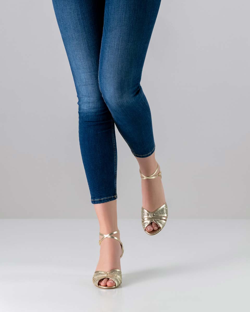 Scarlet Blue jeans in combination with 6 cm high ladies' dance shoe