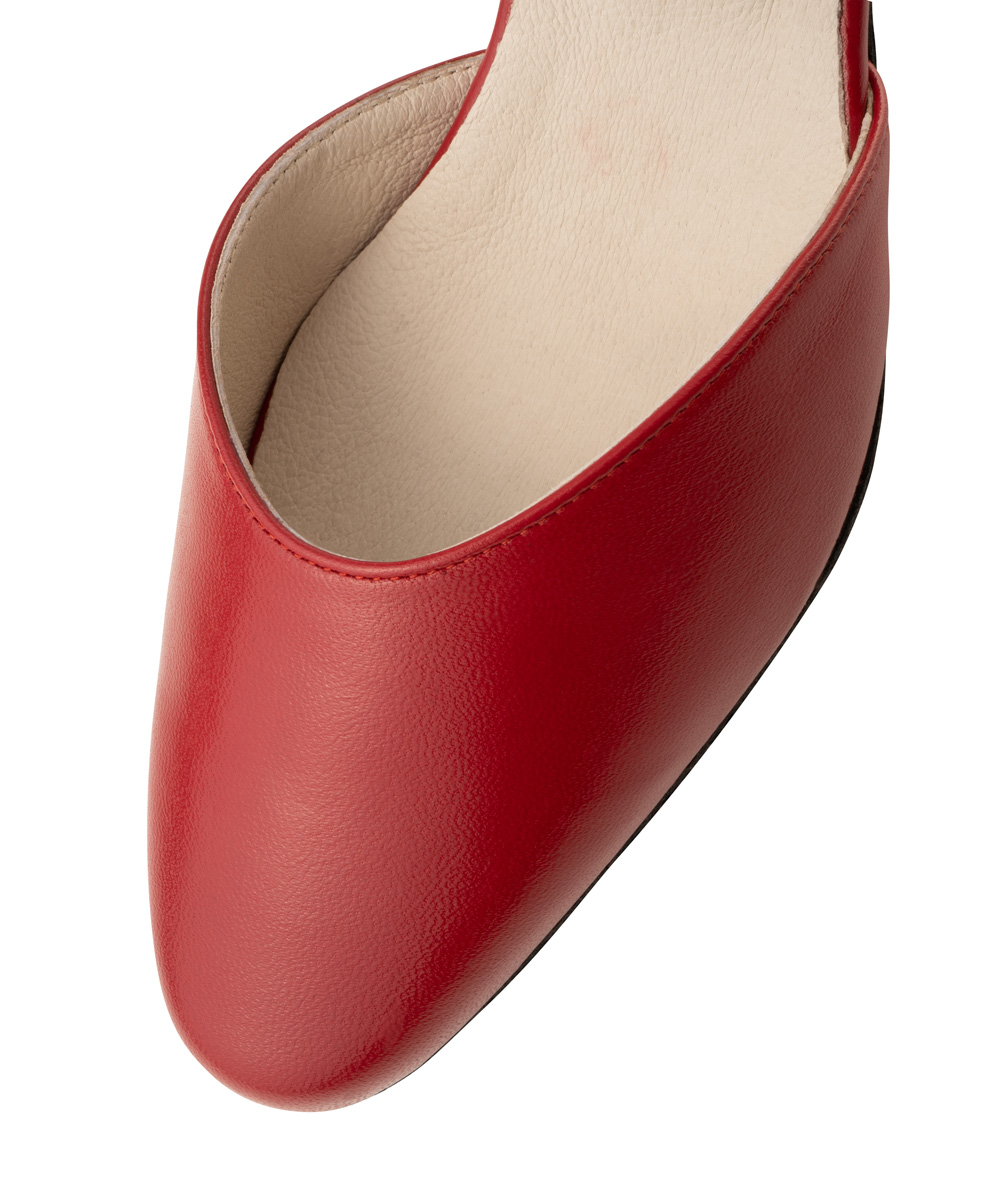 View of the Werner Kern ladies' dance shoe from the front