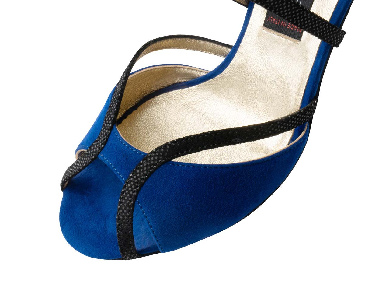Maxima Detail of the Nueva Epoca women's dance shoe in blue-black