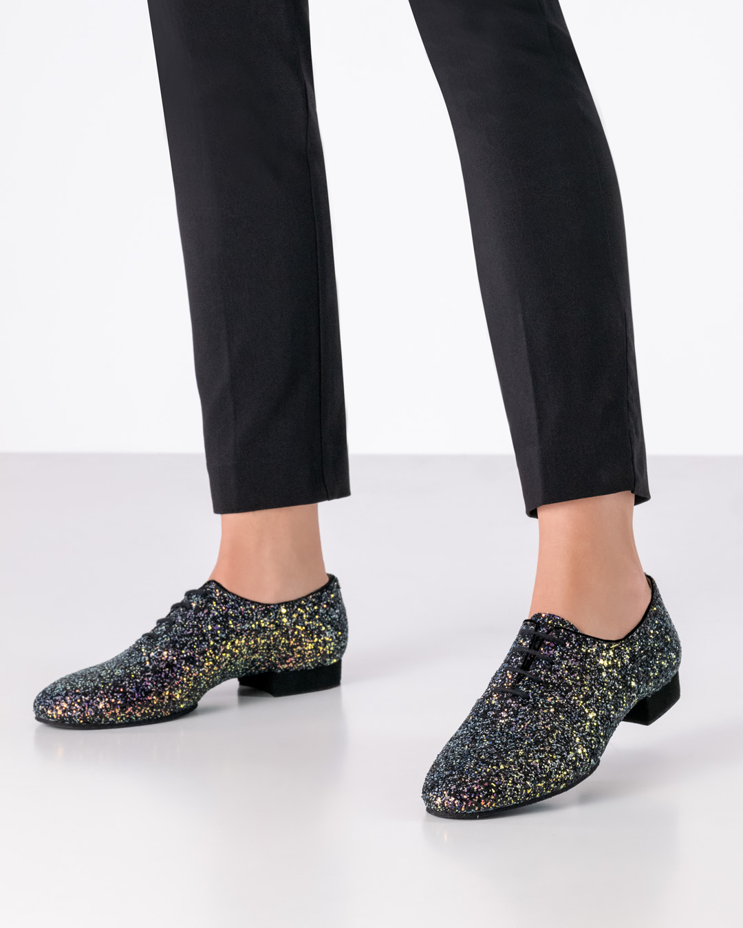 Abigail Closed, glittering brocade dance shoe with 1.5 cm heel and laces by Werner Kern